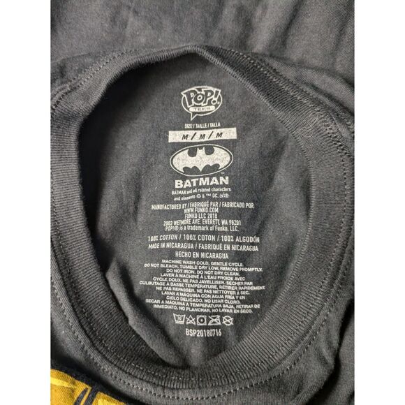 Men's Batman T-shirt Medium Funko Pop! Graphic Casual Crewneck Short Sleeve Gift - Picture 2 of 7